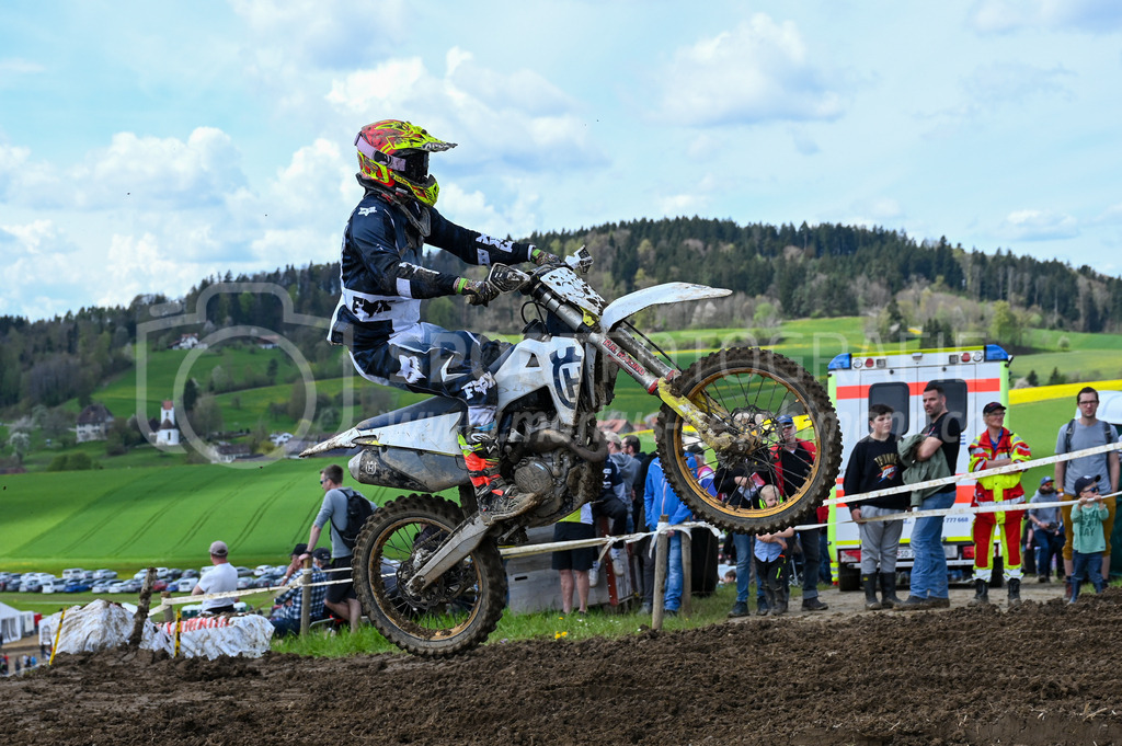Motocross Schlatt bei Winterthur - 29. April 2023 | Fahrer in der Kategorie Hobby Open am Motocross Schlatt bei Winterthur, 29. April 2023.
Instagram: @mx_schlatt | @mc_wila | @sam_schweiz
Bild: Sportfotografie Markus Aeschimann | www.markus-aeschimann.ch - Realisiert mit Pictrs.com
