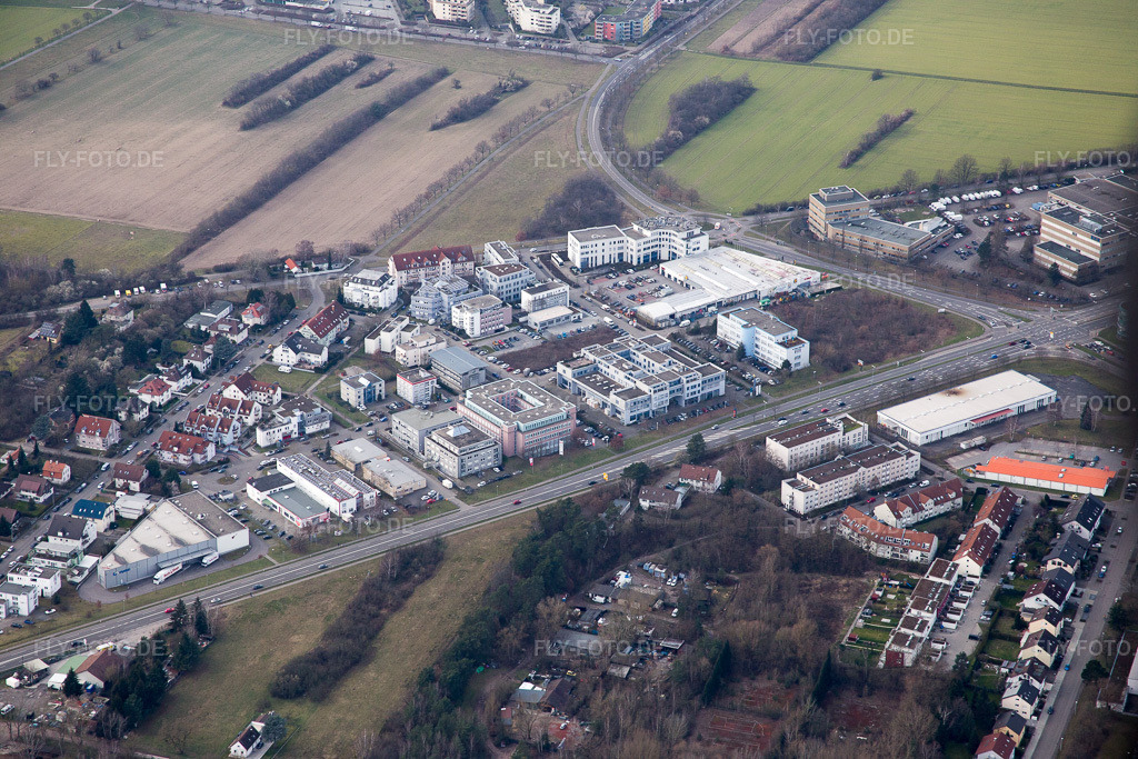 Luftbild: Am Sandfeld im Ortsteil Neureut in Karlsruhe im Bundesland Baden-Württemberg in Deutschland. Foto: IMG_086381.jpg vom 26.02.2016 durch Werner Riehm/FLY-FOTO.de