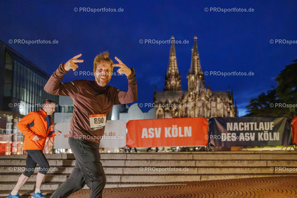 23. Nachtlauf des ASV Koeln; Koeln, 13.05.26 | Impressionen vom 23. Nachtlauf des ASV Koeln am 13.05.26 in der  von Koeln (Deutschland). Foto: BEAUTIFUL SPORTS/Bernd Hoffmann