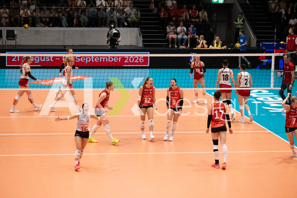 Austria v Switzerland - CEV European League Women | KRIENS, SWITZERLAND - JUNE 14: FABIANA MOTTIS of Switzerland, FABIANA BRANCA of Switzerland, SARINA WIELAND of Switzerland, JULIE LENGWEILER of Switzerland, MÉLINE PIERRET of Switzerland and MERET AARDEN of Switzerland celebrating during the CEV European League match between Austria and Switzerland at Pilatus Arena on June 14, 2026 in Kriens, Switzerland. - Realisiert mit Pictrs.com
