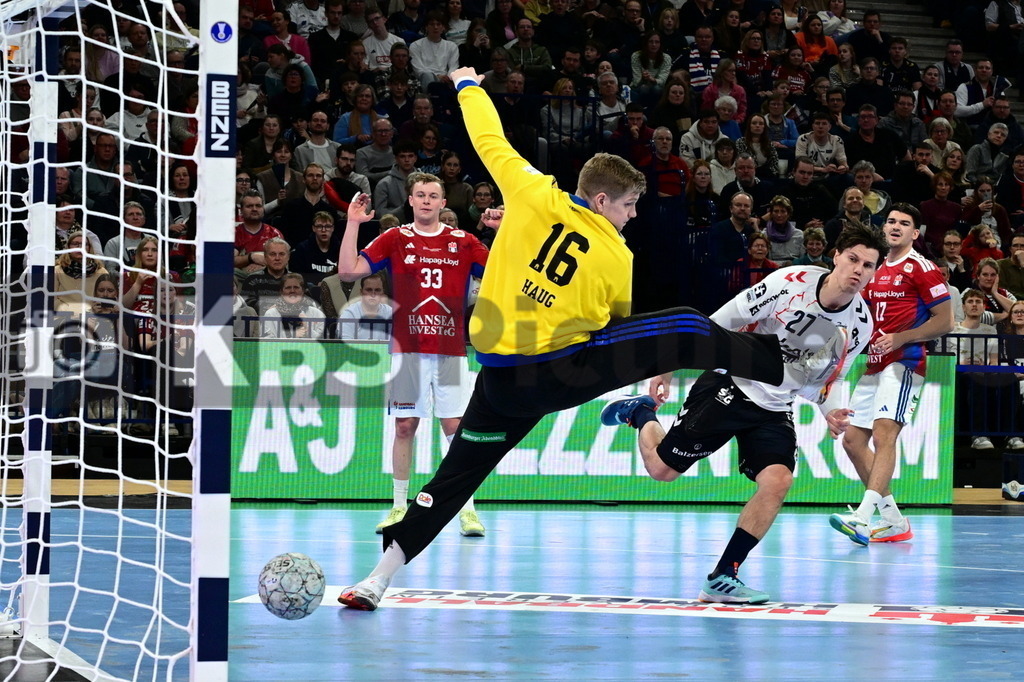 KBS Picture_HSVH-SGFl-Handewitt_043 | v.v. Haug Robin (HSV Hamburg) , Horgen Aksel (SG Fl.-Handewitt) ,Sportarena :  Barclays Arena Hamburg, - Realisiert mit Pictrs.com