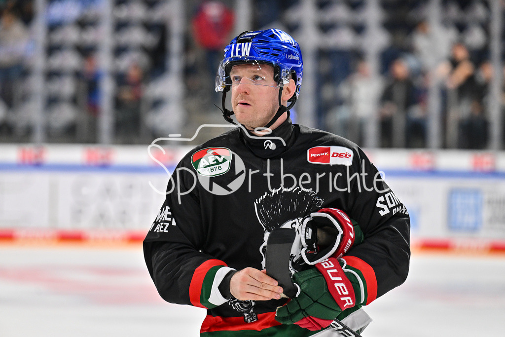 Nürnberg Ice Tigers - Augsburger Panther | im Mark ZENGERLE (Augsburger Panther #89) beim Warmup vor der Partie / Freisteller / Einzelfoto