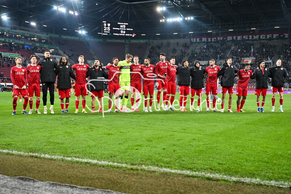 FC Augsburg - VfB Stuttgart | AUGSBURG, GERMANY - 22. MAERZ: die Spieler der Gäste feiern zusammen mit den Fans den Auswärtssieg in Sutttgart nach dem Bundesligamatch zwischen dem FC Augsburg und dem VfB Stuttgart am 27. Spieltag in der WWK Arena / DFL REGULATIONS PROHIBIT ANY USE OF PHOTOGRAPHS AS IMAGE SEQUENCES AND/OR QUASI-VIDEO