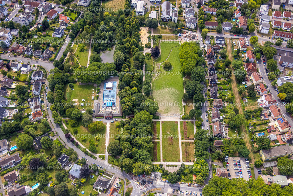 Castrop-Rauxel220706825 | Luftbild, Parkbad Süd und Stadtgarten mit leergelaufenem Gondelteich, ehemaliges Freibad, Obercastrop, Castrop-Rauxel, Ruhrgebiet, Nordrhein-Westfalen, Deutschland