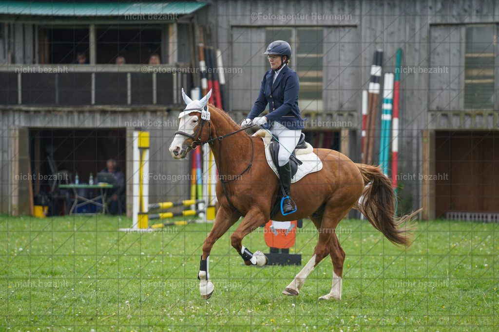 20240509-FAH02409 | Turnierbilder der Turnierfotografen Bayern, Pferdesport Fotografie, Reitsportbilder, Turnier Landberg am Lech, Turnierbilder bayern, Fotoagentur Herrmann