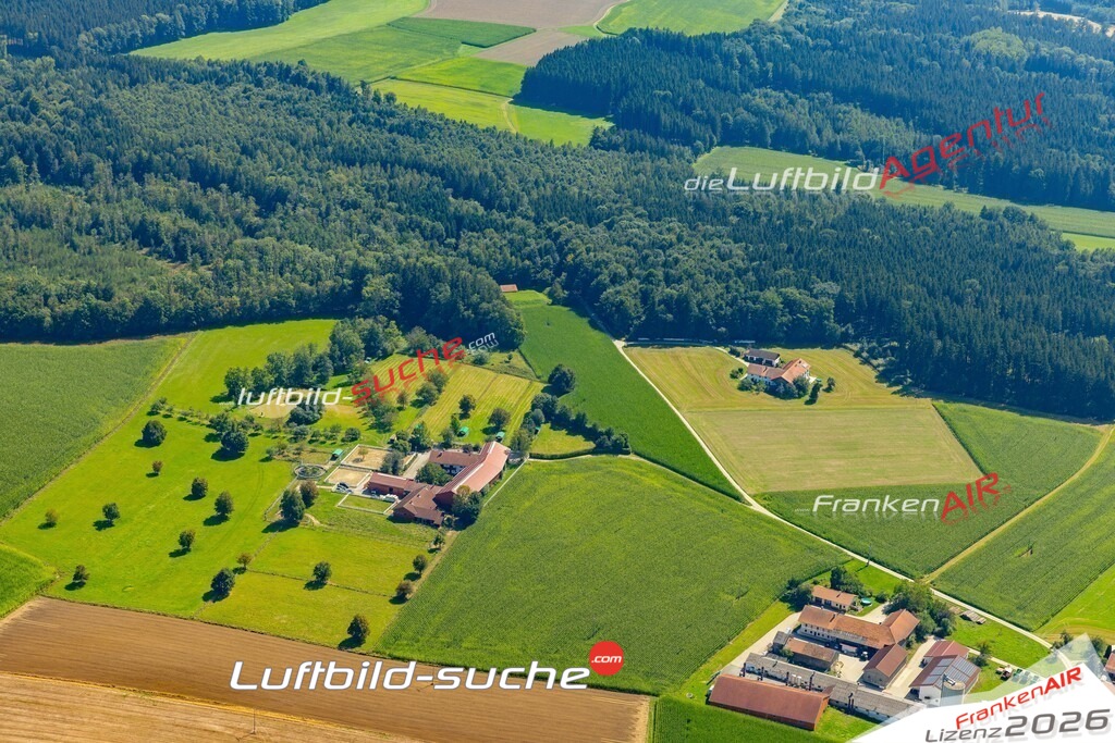 Das Luftbild zeigt : Preisendorf Forstern - Die Luftaufnahme wurde 2024 vom UL-Flugzeug aus erstellt ( keine Drohne ) - Hochauflösende Luftaufnahme - Für grossformatige Ausdrucke geeignet. Die Geschenkidee !Mit Lizenz und Bildrechte bestellbar