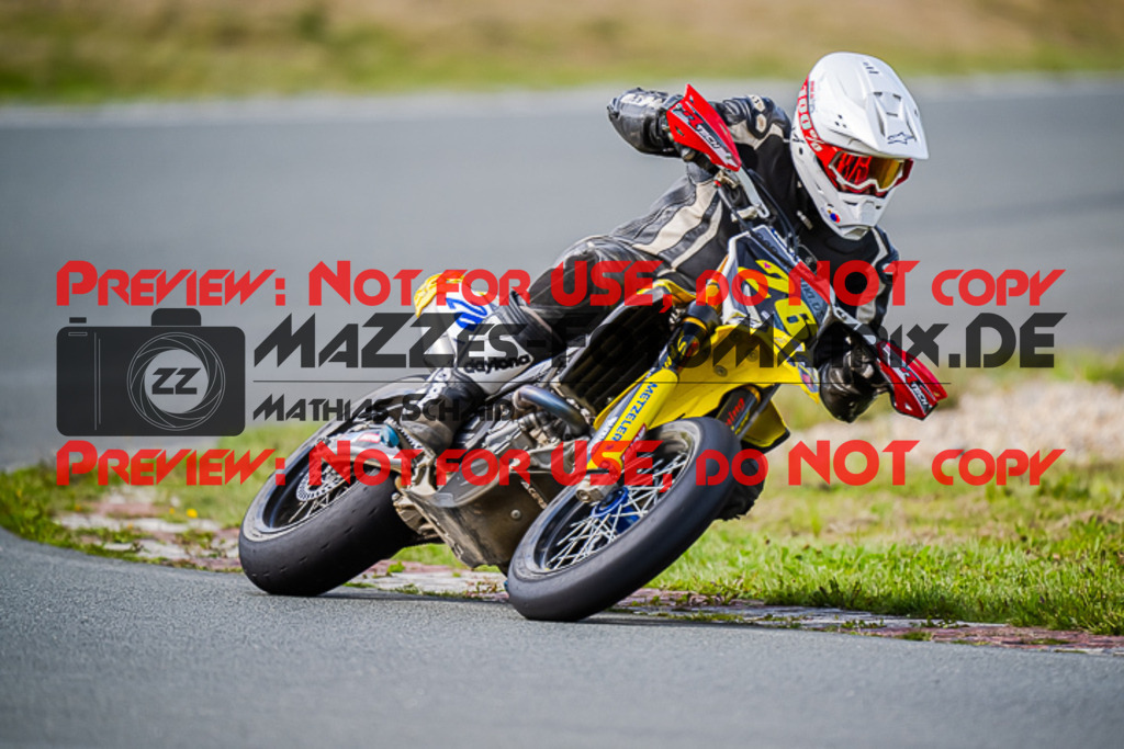 MaZZes_FotoMatrix_220903_3185 | UE40