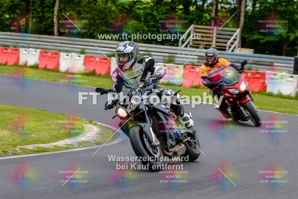 MotoTeamVBK-20331 | Hier findet Ihr Bilder von Touristenfahrten auf der Nürburgring Nordschleife oder von anderen Veranstaltungen die ich besucht habe. Viel Spass beim Durch Schauen 