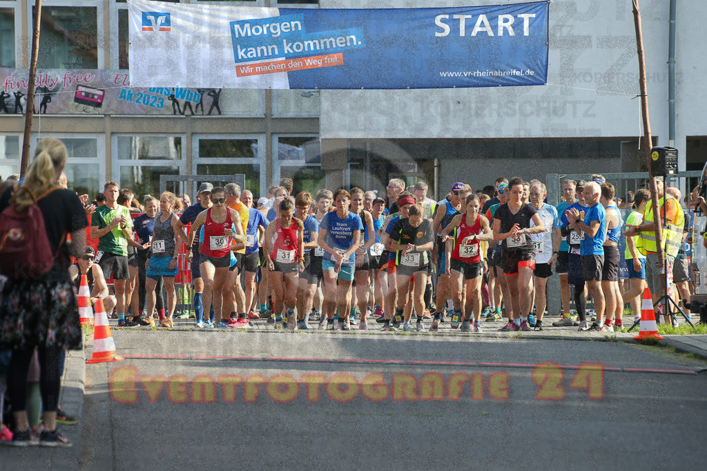 230804_1800_EX1_3559 | Sportfotografie im Rhein-Sieg Kreis, Köln, Bonn, NRW, Rheinland Pfalz, Hessen, etc. Unser Tätigkeitsfeld umfasst den Laufsport vom Volkslauf über den Marathon, Duathlon, Triathon bis zum Ultralauf wie Kölnpfad Ultra oder Schindertrail.