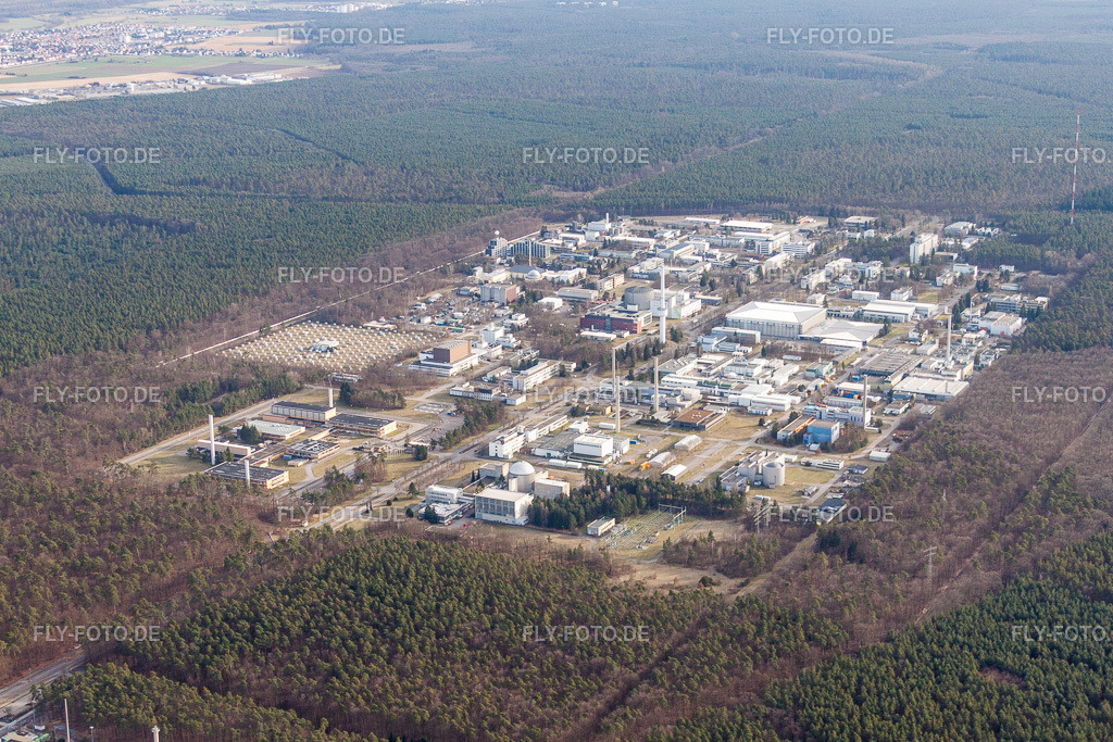 Campus- Gebäude der Universität  KIT - Campus Nord (ehemaliges Kernforschungszentrum Karlsruhe) | Luftbild: Campus- Gebäude der Universität  KIT - Campus Nord (ehemaliges Kernforschungszentrum Karlsruhe) im Ortsteil Leopoldshafen in Eggenstein-Leopoldshafen im Bundesland Baden-Württemberg in Deutschland. Foto: IMG_24591.jpg vom 27.02.2010 durch Werner Riehm/FLY-FOTO.de - Realisiert mit Pictrs.com