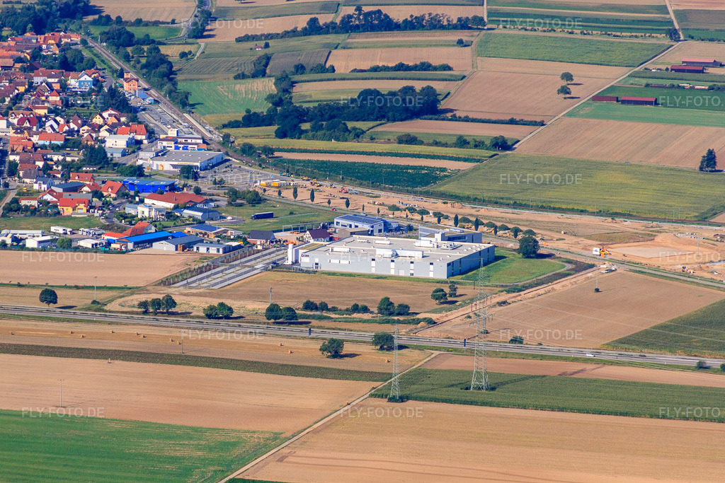 Luftbild: Gewerbegebiet Nordring DBK EMS GmbH & Co. KG und DBK David + Baader GmbH in Rülzheim im Bundesland Rheinland-Pfalz in Deutschland. – Foto: IMG_52307.jpg vom 19.08.2012 durch Werner Riehm/FLY-FOTO.de – Auflösung des Originals: 4752 x 3168 px – DBK Group - Your Partner for Heating & Cooling