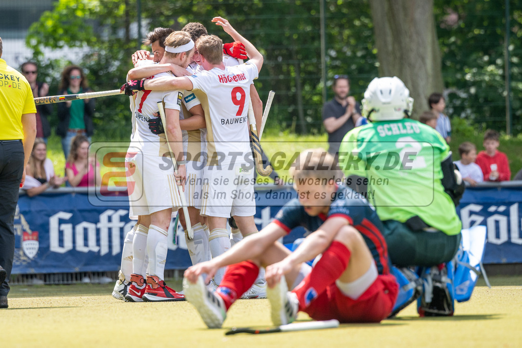 SFE_20230521_0142 | 1. Bundesliga Hockey Viertelfinale 3 Herren Rot-Weiss Köln - Berliner HC am 21.05.2023 in Köln (KTHC Stadion Rot-Weiss Köln Tennis and Hockey Club), Photo: Stephan Fehrmann 2023 (Sports-Gallery),Christopher Rühr ( Rot-Weiss Köln #17 ) ,Elian Mazkour ( Rot-Weiss Köln #26 )