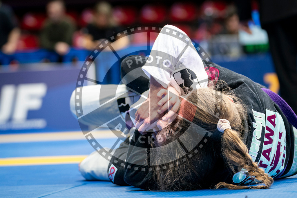20240125PBB01456 | Fighters compete during the sixth day of the Brazilian Jiu-jitsu European Championship of the IBJJF in Paris, France, on January 25, 2024.