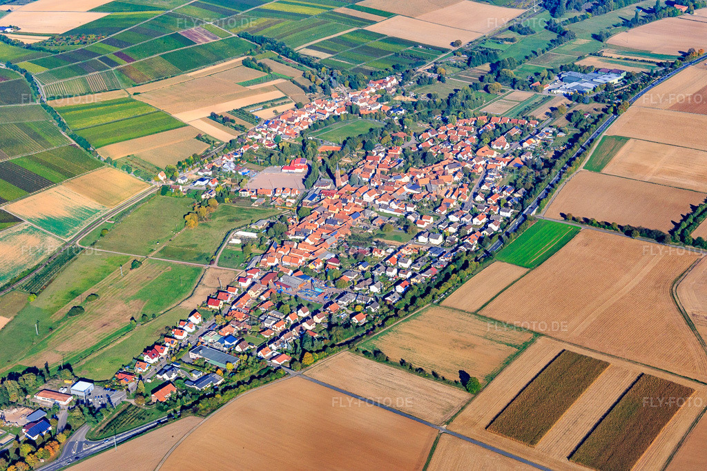 Luftbild: Ortsansicht von Südwesten im Ortsteil Kapellen in Kapellen-Drusweiler im Bundesland Rheinland-Pfalz in Deutschland. Foto: IMG_095299.jpg vom 16.10.2016 durch Werner Riehm/FLY-FOTO.de