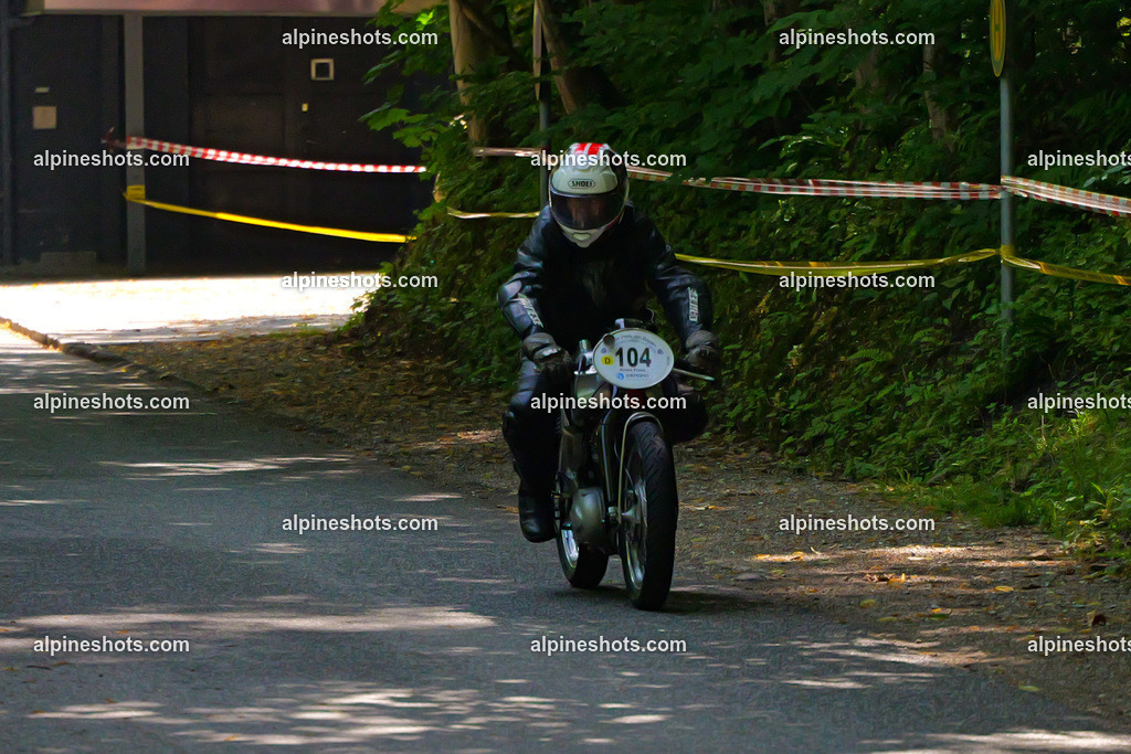 P1036673 | Erleben Sie atemberaubende, hochqualitative Fotos Ihrer Fahrt entlang der malerischen Alpenstraßen. Besuchen Sie alpineshots.com, um professionelle Aufnahmen Ihrer unvergesslichen Reise zu finden und zu kaufen - Realisiert mit Pictrs.com