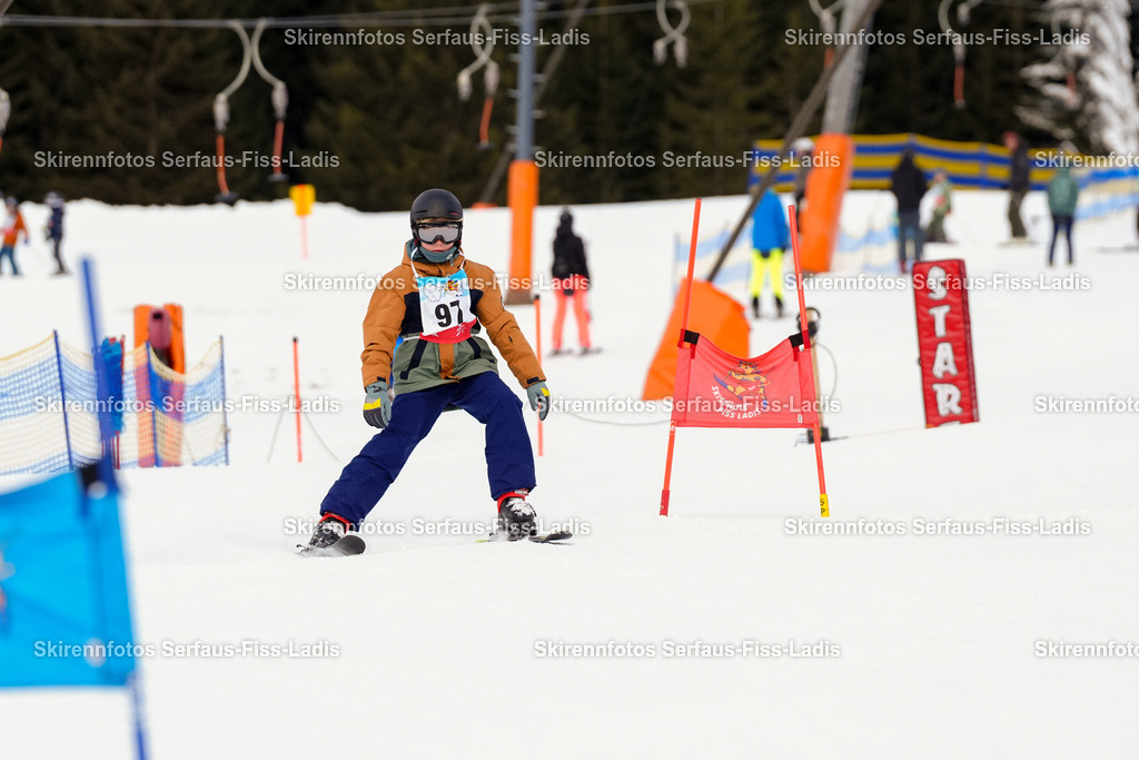 SRF_02.01.2026_0108 | Skirennfotos,Serfaus,Fiss,Ladis,Kinderskirennen,Winter,Tirol,Oberland,skirace,SFL,feelfree,weil wir's genießen,ski,Ski,skifahren,Sonnenplateau, - Realisiert mit Pictrs.com