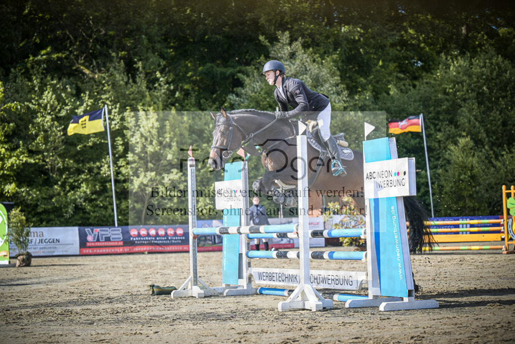 DOS_8501 | Entdecke hochwertige Reitturnierfotos von Foto Oger. Professionell, emotional und authentisch – jetzt Lieblingsmomente im Shop bestellen. - Realisiert mit Pictrs.com