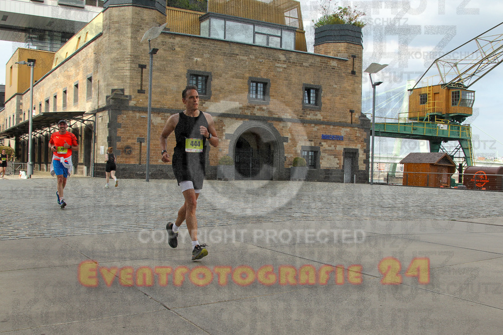 250920_1525_EV4_8765 | Sportfotografie im Rhein-Sieg Kreis, Köln, Bonn, NRW, Rheinland Pfalz, Hessen, etc. Unser Tätigkeitsfeld umfasst den Laufsport vom Volkslauf über den Marathon, Duathlon, Triathon bis zum Ultralauf wie Kölnpfad Ultra oder Schindertrail.