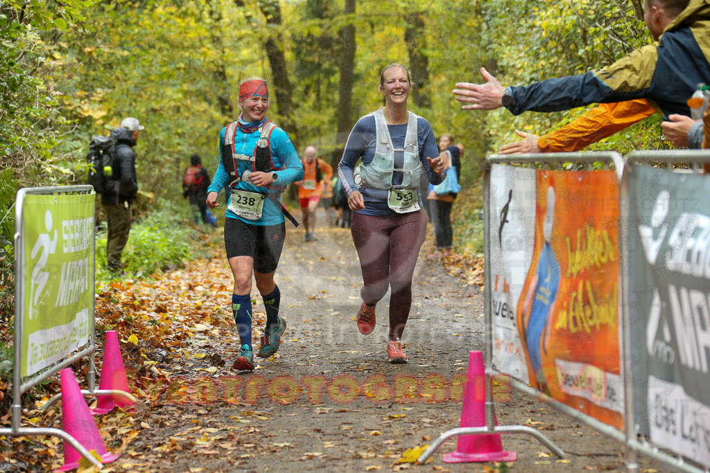 251026_1324_EX1_3368 | Sportfotografie im Rhein-Sieg Kreis, Köln, Bonn, NRW, Rheinland Pfalz, Hessen, etc. Unser Tätigkeitsfeld umfasst den Laufsport vom Volkslauf über den Marathon, Duathlon, Triathon bis zum Ultralauf wie Kölnpfad Ultra oder Schindertrail.