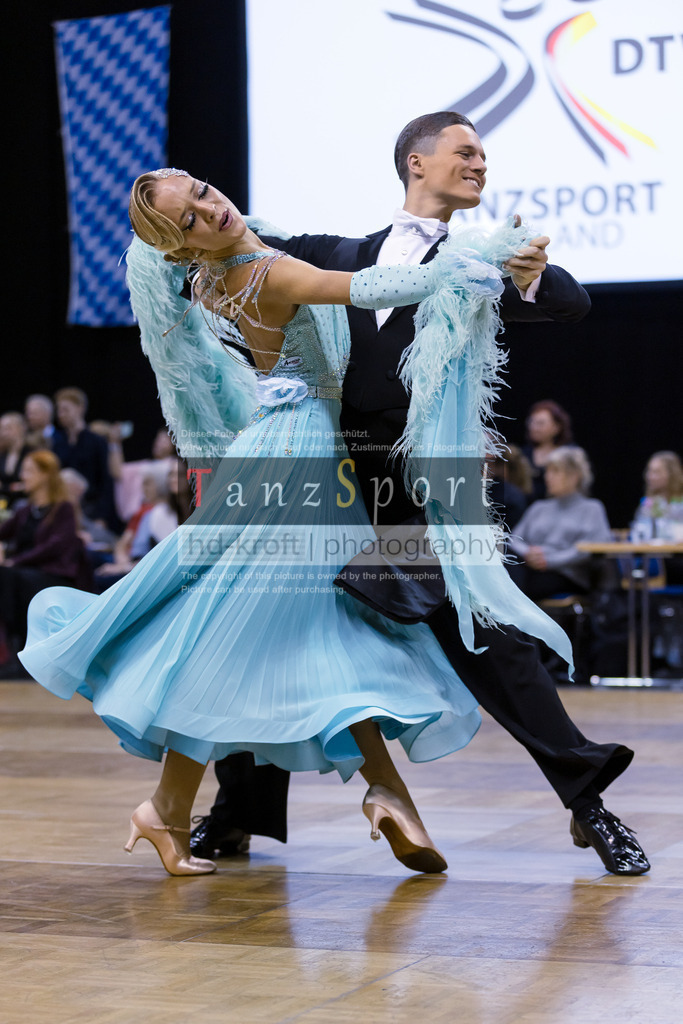 20241102_DM_HGR_Std_09585 | Tanzsportbilder, Standardtanz, Lateintanz, WDSF, DTV, LTVB, dancecomp, goc, hessen tanzt, blaues band der spree, walzer, tango, wiener walzer, slowfox, quickstepp, samba, rumba, cha-cha-cha, paso doble. jive, hd-kroft photography, turniertanzsport