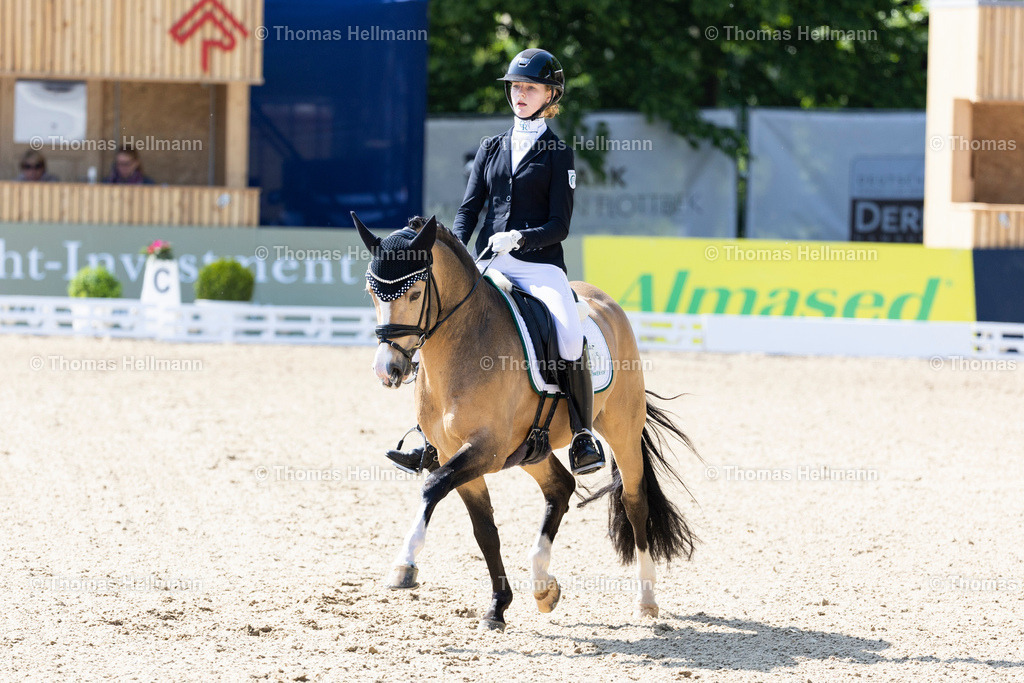 TH_615-GOSMANN Leni-Sophie (GER)_ Diamantini EA WE_7836 | Deutsches Spring- und Dressur-Derby 2023 am 18.05.23 in Hamburg, Derby Platz Klein Flottbek, Thomas Hellmann, _Y7A7468