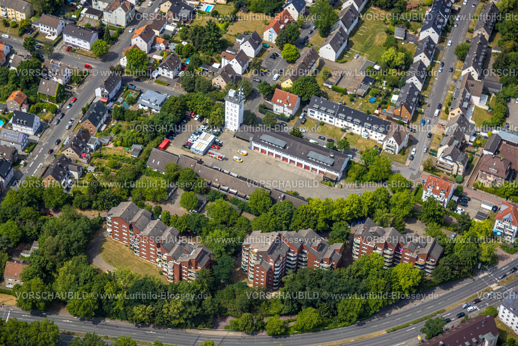 Castrop-Rauxel220706808 | Luftbild, Feuerwehr Castrop-Rauxel - Hauptamtliche Wache, Hochhäuser am Altstadtring, Castrop-Rauxel, Ruhrgebiet, Nordrhein-Westfalen, Deutschland