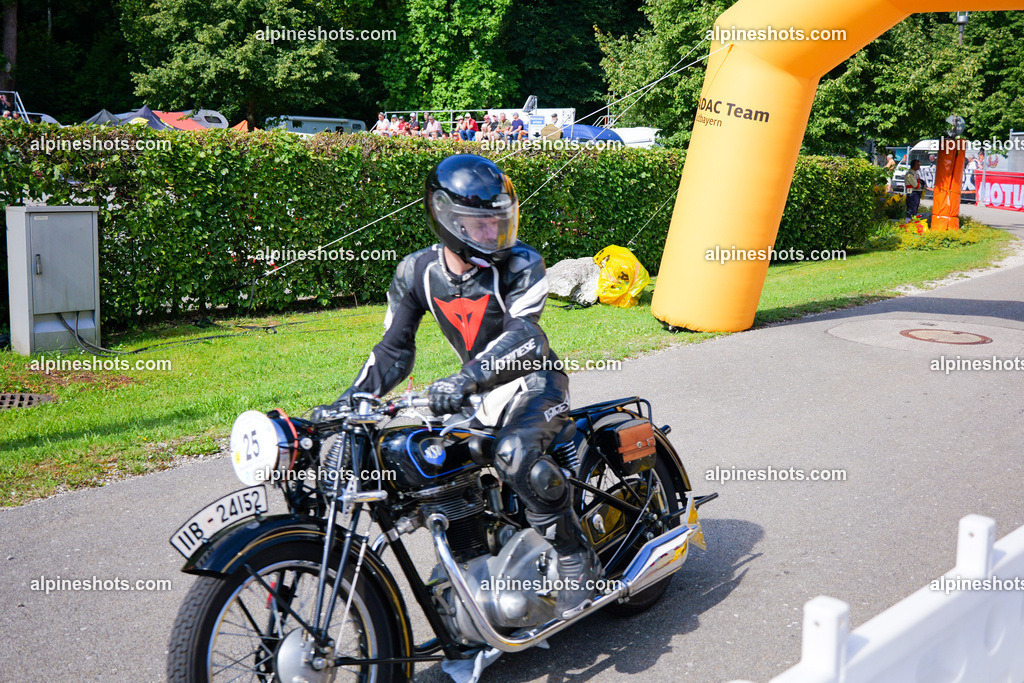 P1025975 | Erleben Sie atemberaubende, hochqualitative Fotos Ihrer Fahrt entlang der malerischen Alpenstraßen. Besuchen Sie alpineshots.com, um professionelle Aufnahmen Ihrer unvergesslichen Reise zu finden und zu kaufen - Realisiert mit Pictrs.com