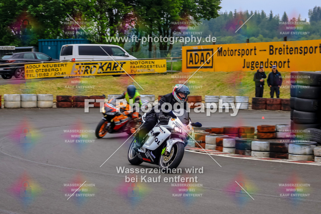 OBK-5396 | Hier findet Ihr Bilder von Touristenfahrten auf der Nürburgring Nordschleife oder von anderen Veranstaltungen die ich besucht habe. Viel Spass beim Durch Schauen 