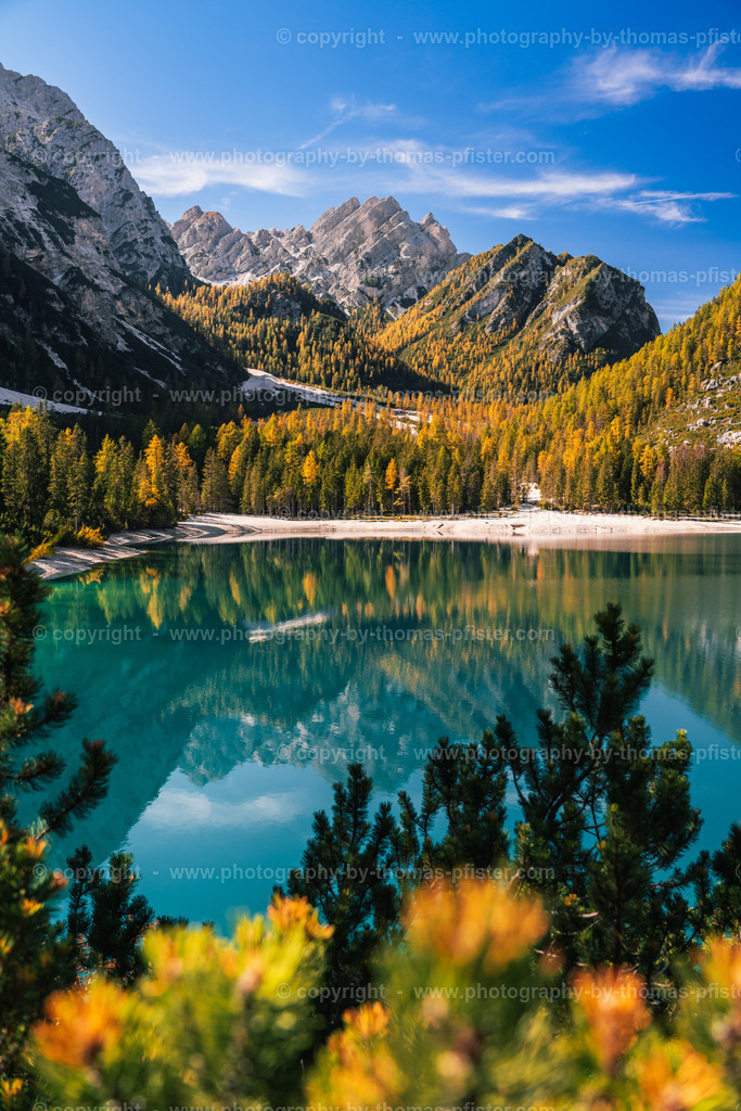 Pragser Wildsee Dolomiten Herbst copyright  Thomas Pfister-4 | PHOTOGRAPHY BY THOMAS PFISTER