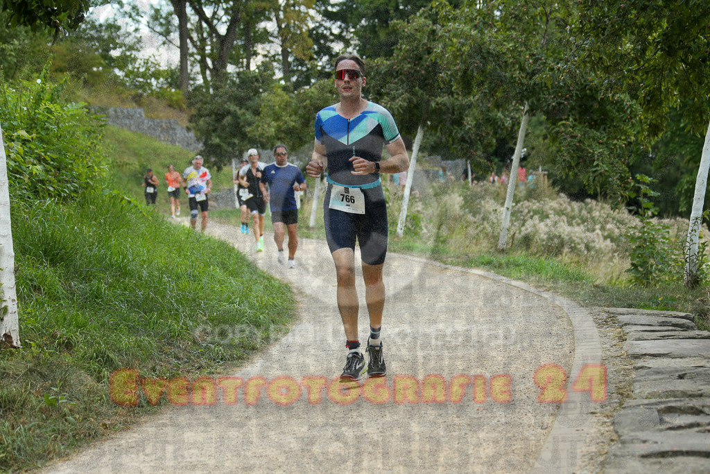 250824_1406_EX1_4970 | Sportfotografie im Rhein-Sieg Kreis, Köln, Bonn, NRW, Rheinland Pfalz, Hessen, etc. Unser Tätigkeitsfeld umfasst den Laufsport vom Volkslauf über den Marathon, Duathlon, Triathon bis zum Ultralauf wie Kölnpfad Ultra oder Schindertrail.