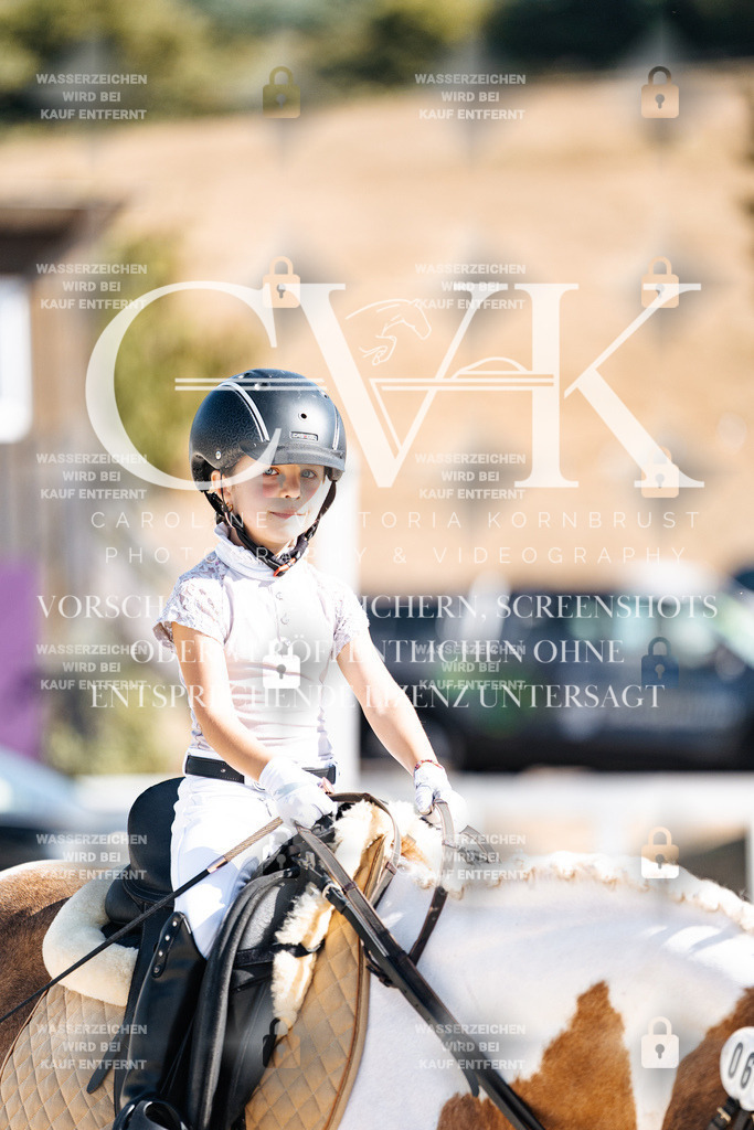CK903340 | Turnierfotografie Pferdefotografie Trier Rheinland-Pfalz Pferdesport Reitsport Tierfotografie Sportfotografie Pferdevideo Pferdevideografie Equestrianvideography equestrianphotography  - Realisiert mit Pictrs.com