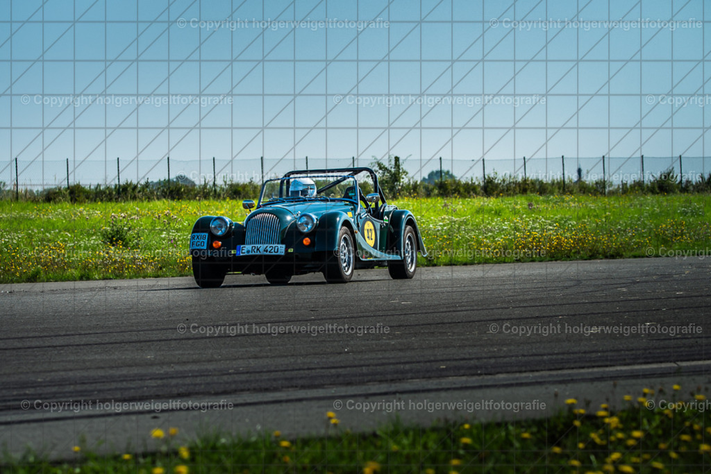 Morgan Plus4 ClubSport | Foto vom 3. Classic Motor Weekend 18. - 20. August 2023 auf dem Flugplatz in Obermehler - Realisiert mit Pictrs.com