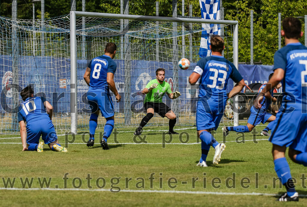 2023-07-08_023_FC_Langengeisling_gegen_TSV_Buchbach | Erding, Deutschland, 08.07.2023:
Fußball, Bezirksliga Oberbayern Ost 2023 / 2024, Testspiel, FC Langengeisling gegen TSV Buchbach, Endergebnis: 0:6

Maximilian Maier (FC Langengeisling, #10), Andreas Buchberger (FC Langengeisling, #8), Torwart Christian Brader (FC Langengeisling, #1), Hannes Dornauer (FC Langengeisling, #33)

Foto: Christian Riedel / fotografie-riedel.net