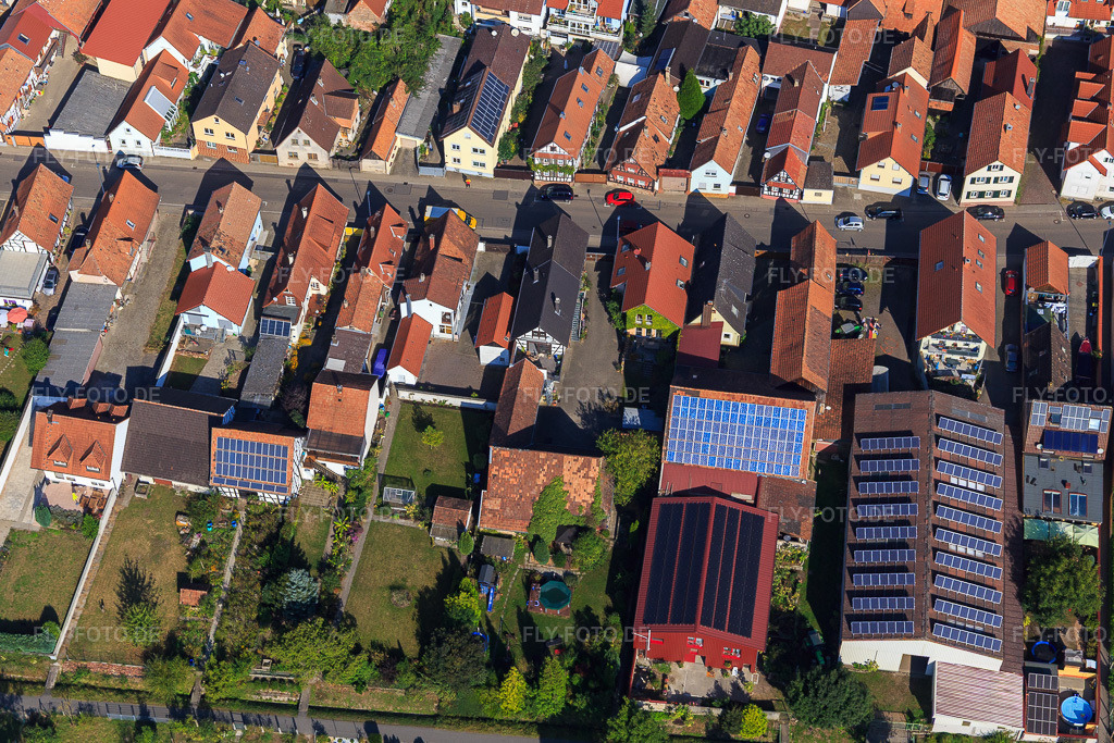 Luftbild: Rheinstraße aus Süden in Kandel im Bundesland Rheinland-Pfalz in Deutschland. Foto: IMG_094984.jpg vom 24.09.2016 durch Werner Riehm/FLY-FOTO.de