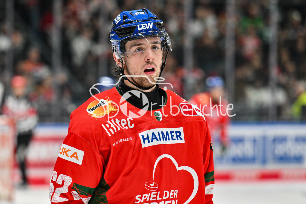 Augsburger Panther - ERC Ingolstadt | AUGSBURG, GERMANY - 12. DECEMBER: im Bild Thomas SCHEMITSCH (Augsburger Panther 62) / Einzelfoto / Freisteller während dem Match zwischen den Augsburger Panthern und dem ERC Ingolstadt am 27. Spieltag der Penny DEL im Curt Frenzel Stadion