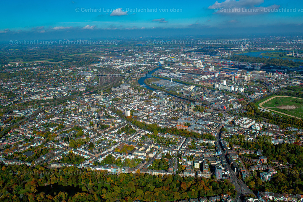 3704513 | Neuss 14.10.2017 Stadtzentrum im Innenstadtbereich  in Neuss im Bundesland Nordrhein-Westfalen, Deutschland // The city center in the downtown area  in Neuss in the state North Rhine-Westphalia, Germany Foto: Gerhard Launer