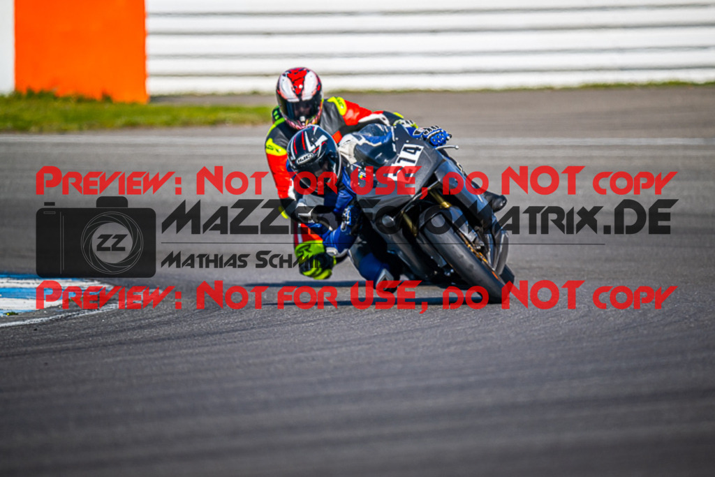 MaZZes_FotoMatrix_230410_5004 | ROT