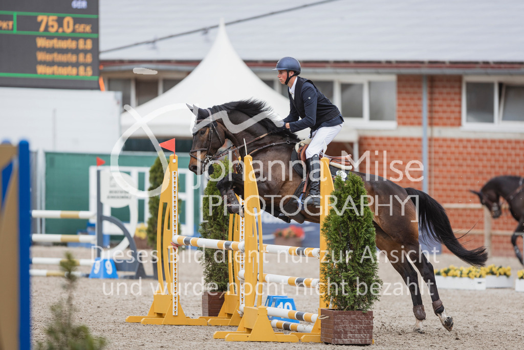 250506_Mühlen_SprPf-A2-255 | Deine schönsten Turniermomente als professionelle Fotos! Entdecke hochwertige Pferdesport-Fotografie im Online-Shop. Jetzt Fotos finden & bestellen!
