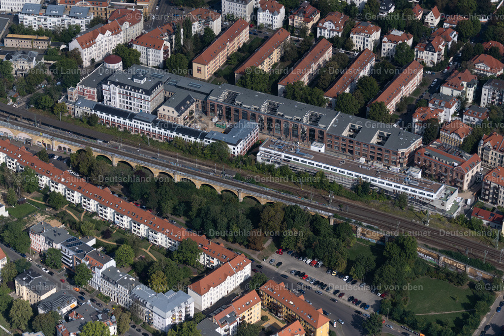 4041082 | LEIPZIG 15.09.2020 Denkmalgeschützte Altbau- Gebäude der " Bleichert Werke " im Ortsteil Gohlis in Leipzig im Bundesland Sachsen, Deutschland. Weiterführende Informationen bei: Consus Real Estate AG,  Dima Immobilien,  FUCHSHUBER ARCHITEKTEN GmbH,  accept-immobilien GmbH. // Building of the "Bleichertwerke" in the district of Gohlis in Leipzig in the state of Saxony, Germany. Further information at: Consus Real Estate AG,  Dima Immobilien,  FUCHSHUBER ARCHITEKTEN GmbH,  accept-immobilien GmbH. Foto: Gerhard Launer