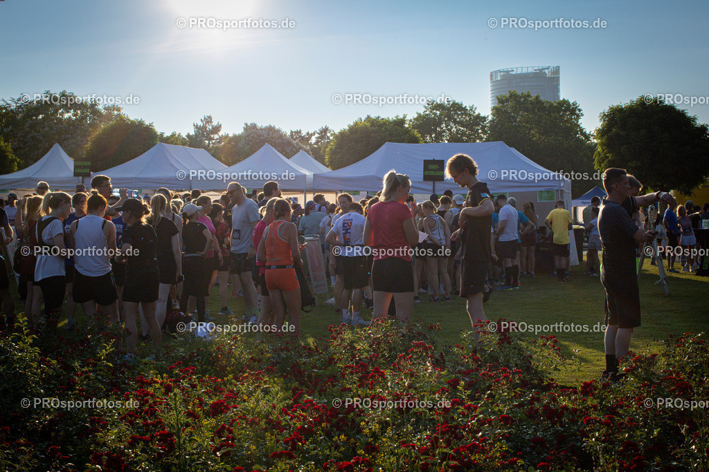Sparda-Bank Nachtlauf Bonn; Bonn, 18.06.2025 | Impressionen vom Sparda-Bank Nachtlauf Bonn am 18.06.2025 in Bonn (Nordrhein-Westfalen). 