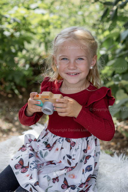R6__7623 | Professionelle Kindergartenfotografie in Bayern - liebevolle, natürliche Kinderfotos. Jetzt Galerie ansehen und Lieblingsbilder bestellen! - Realisiert mit Pictrs.com