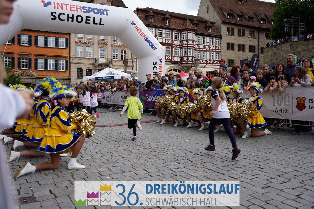 AOK Junior Cup 400m | 3Königslauf 2022 AOK Junior Cup 400m - Realisiert mit Pictrs.com