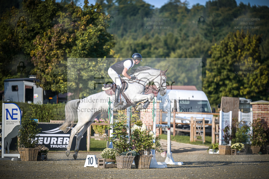 DOS_0052 | Entdecke hochwertige Reitturnierfotos von Foto Oger. Professionell, emotional und authentisch – jetzt Lieblingsmomente im Shop bestellen. - Realisiert mit Pictrs.com