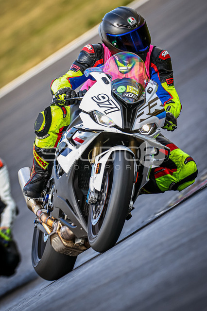 0971-240831_EL-012_971 | Deine Full-Service-Agentur für ✔️Videoproduktionen und ✔️Motorsportfotografie Jetzt Angebot anfragen!