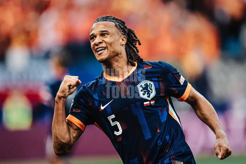 Fußball | Herren | UEFA-Fußball-Europameisterschaft 2024 | Gruppe D | Polen vs. Niederlande | 16.06.2024 | Nathan Ake (#5, Niederlande) jubelt