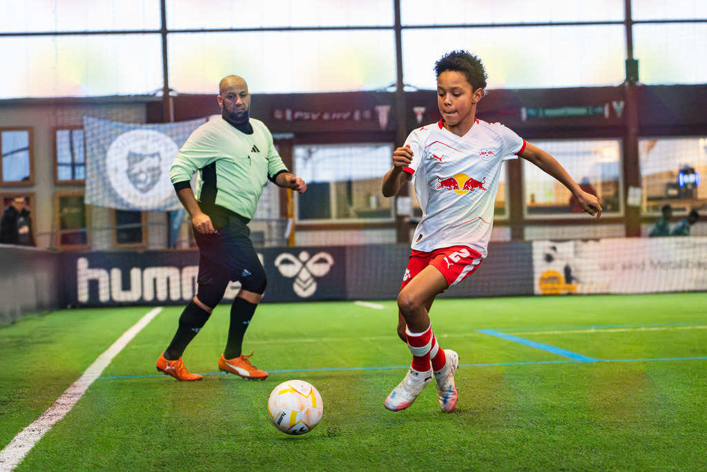 _BLR8657 | Professionelle Fußball- und Sportfotografie. Spielbilder online ansehen und kaufen – Einzelbilder oder komplette Galerien in hoher Qualität. - Realisiert mit Pictrs.com