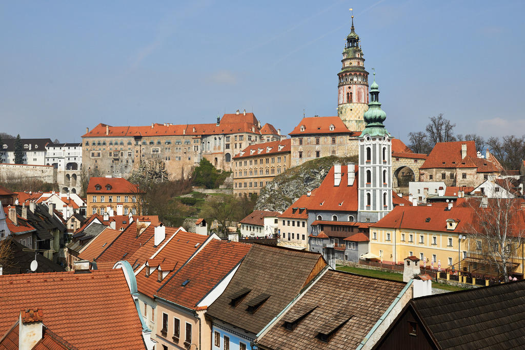 Blick auf Burg und St.-Jost-Kirche | Krumau, Tschechien - 21. April 2013: Blick auf Burg und St.-Jost-Kirche - Realisiert mit Pictrs.com