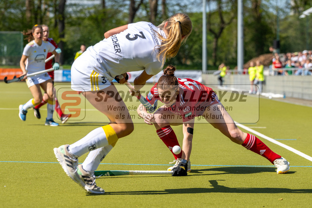SFE_20250412_0084 | Köln, Deutschland, 12.04.2025:  Hockey 1. Bundesliga Damen Rot-Weiss Köln - Harvestehuder THC im KTHC Stadion Rot-Weiss Köln Tennis and Hockey Club am 12.04.2025 in Köln, Deutschland. (Foto von Stephan Fehrmann)Köln, Germany, 12.04.2025: Hockey 1. Bundesliga Damen Rot-Weiss Köln - Harvestehuder THC in KTHC Stadion Rot-Weiss Köln Tennis and Hockey Club at 12.04.2025 in Köln, Deutschland. (Foto from Stephan Fehrmann)