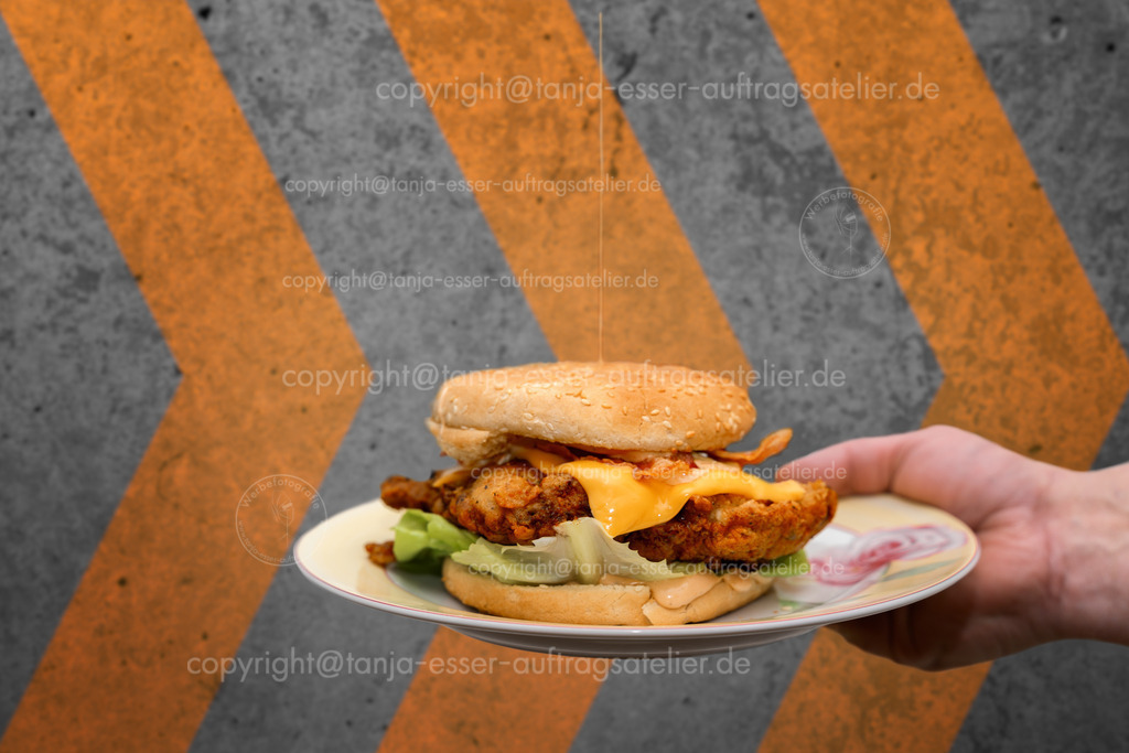 Crosser Burger D | Entdecken Sie hochwertige, regionale Fotos von Brilon und dem Sauerland im Auftrags Atelier Shop von Tanja Esser. Von Landschaften und Architektur bis hin zu Eventaufnahmen, Illustrationen – das Angebot bietet Ihnen Downloads, Wandbilder, Videos, Geschenk