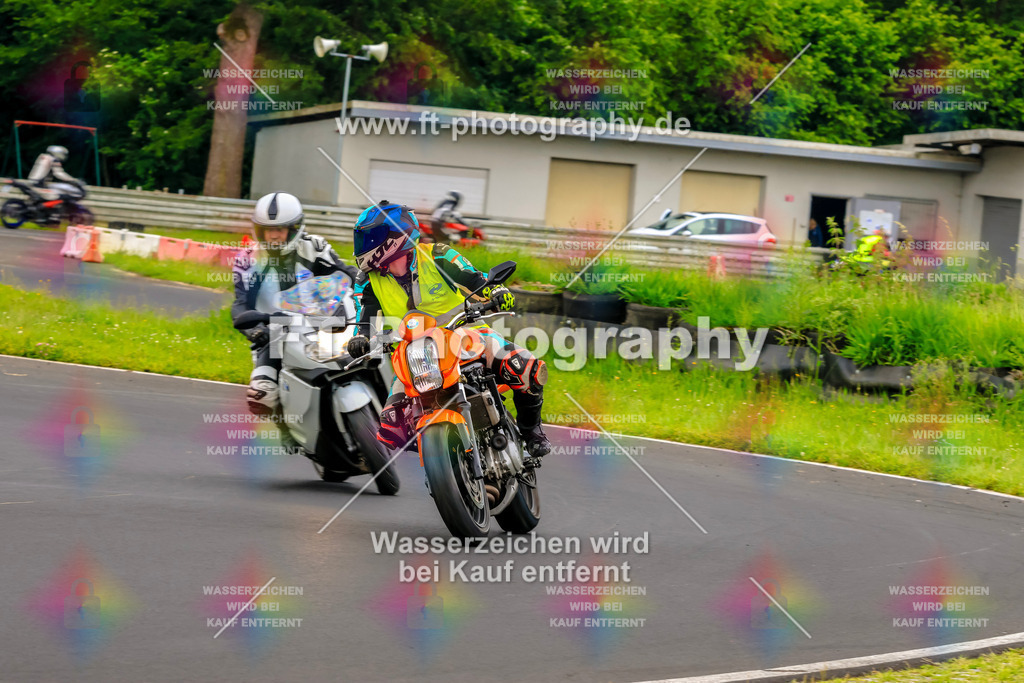 VBK-7486 | Hier findet Ihr Bilder von Touristenfahrten auf der Nürburgring Nordschleife oder von anderen Veranstaltungen die ich besucht habe. Viel Spass beim Durch Schauen 